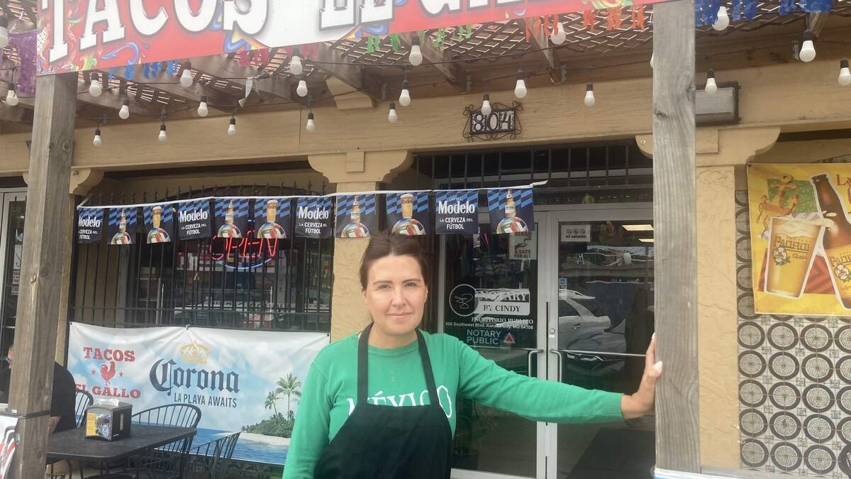 Cindy Romo’s Tacos El Gallo on Southwest Boulevard hasn’t seen an increase in customers during the tournament.