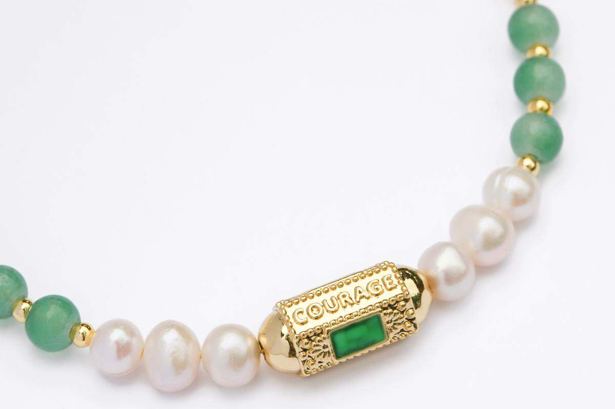 Annie Austen is a Kansas City-based accessories and hand-picked vintage decor retailer.