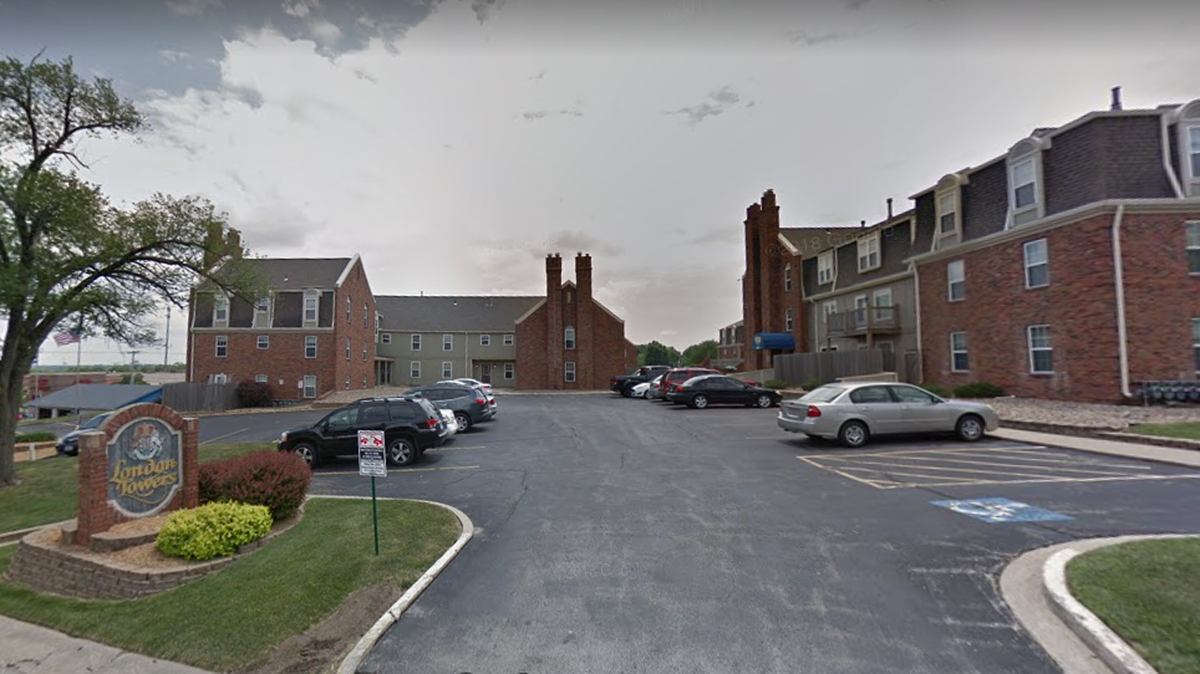 This Google Maps shows the London Towers apartment complex at 2505 NE Shady Lane Drive in Gladstone from May 2018.