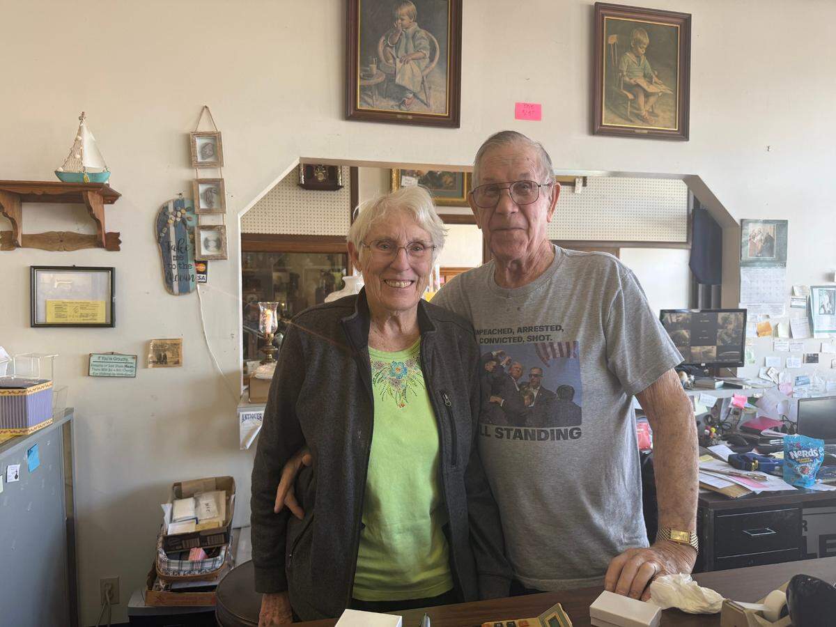 Sue and Bob Wiggins are closing their antique shop after more than two decades.