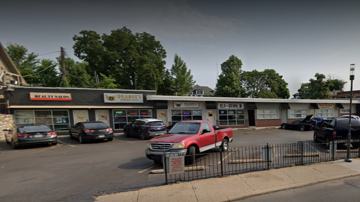 A 33-year-old man faces four felony charges after he allegedly shot a barber at Draque’s Barber Shop at 106 W. 39th St. in Kansas City over a bad haircut.