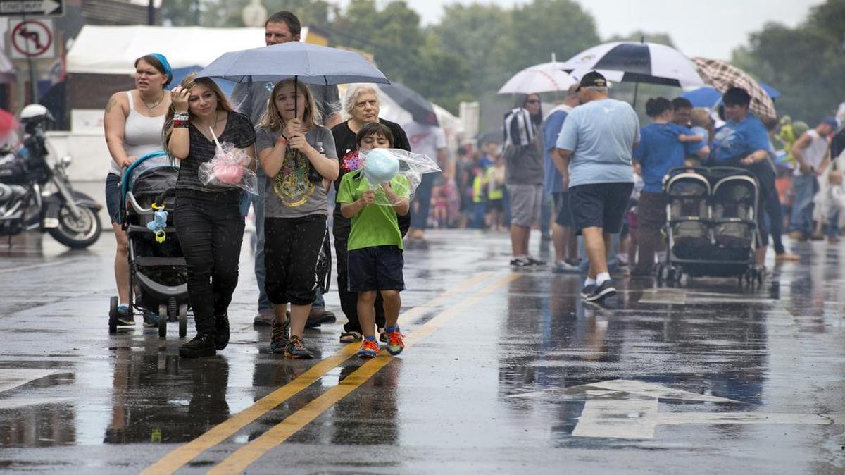 
The 43rd annual Santa-Cali-Gon Days Festival concluded on a rainy note on Monda around the square in Independence. The event commemorates the Santa Fe, California and Oregon trails.
