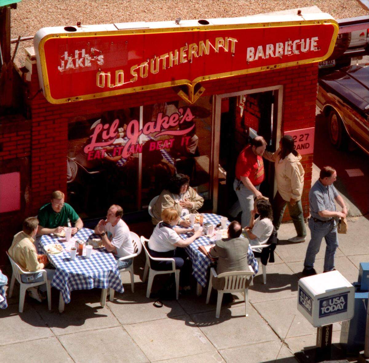 Lil’ Jake’s Eat It An’ Beat It barbecue joint at 13th Street and Grand Boulevard had to close and move because of downtown development.