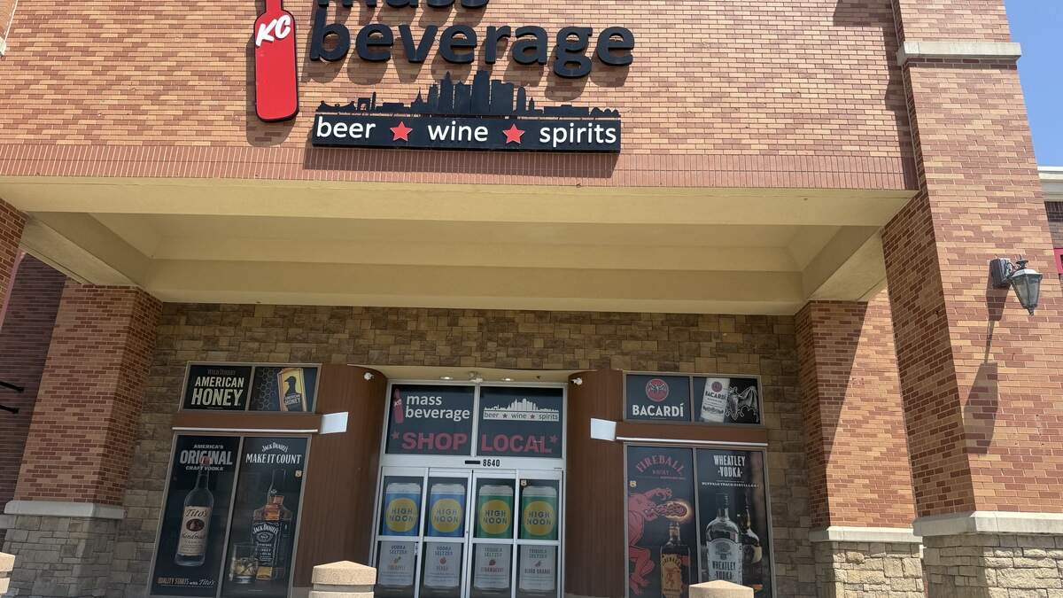 Liquor superstore has closed its Kansas City Northland location