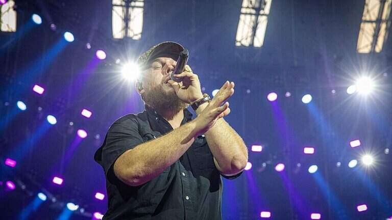 Luke Combs to bring ‘My Kinda Saturday Night Tour’ to Arrowhead in 2027