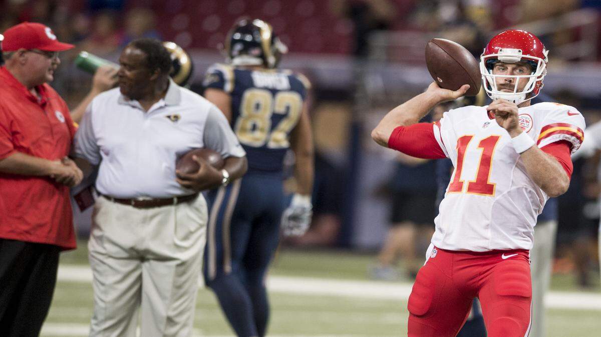 Chiefs quarterback Alex Smith (warms up before the Chiefs-Rams preseason football game in in St. Louis. 