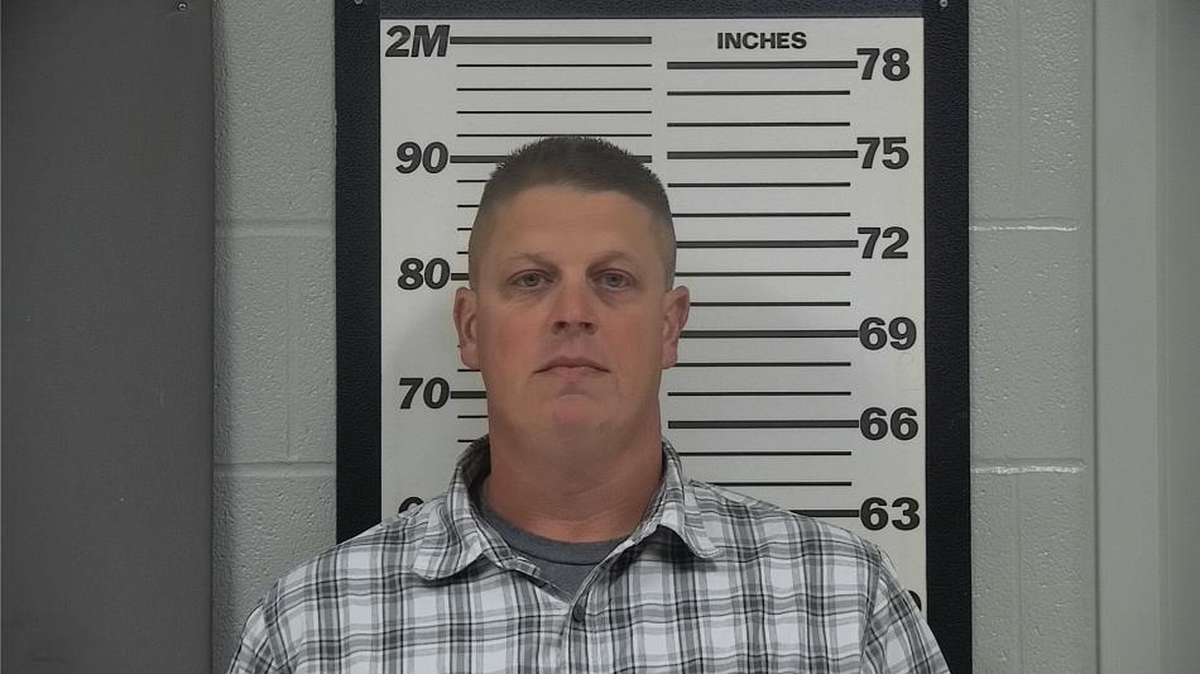 Eric DeValkenaere surrenders at KC-area jail after losing appeal in Black man’s killing