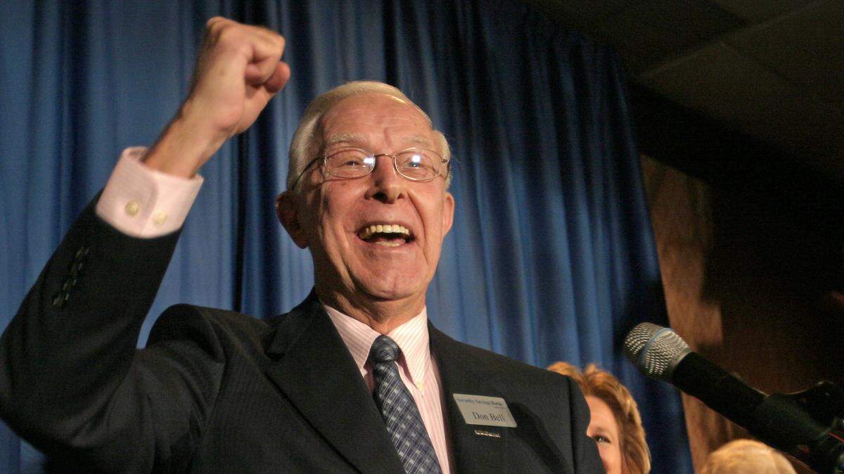 Olathe home builder Don Bell had been named the 2006 Citizen of the Year by the city’s chamber of commerce.
