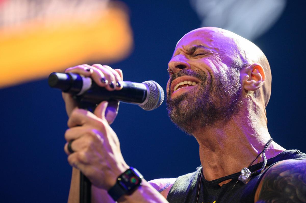 Chris Daughtry sang U2’s “One” during the Big Slick show Saturday.