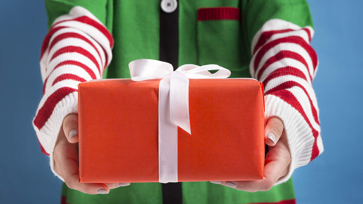 There are multiple opportunities to be generous this holiday season. You can help out with gifts, but also with dignity.