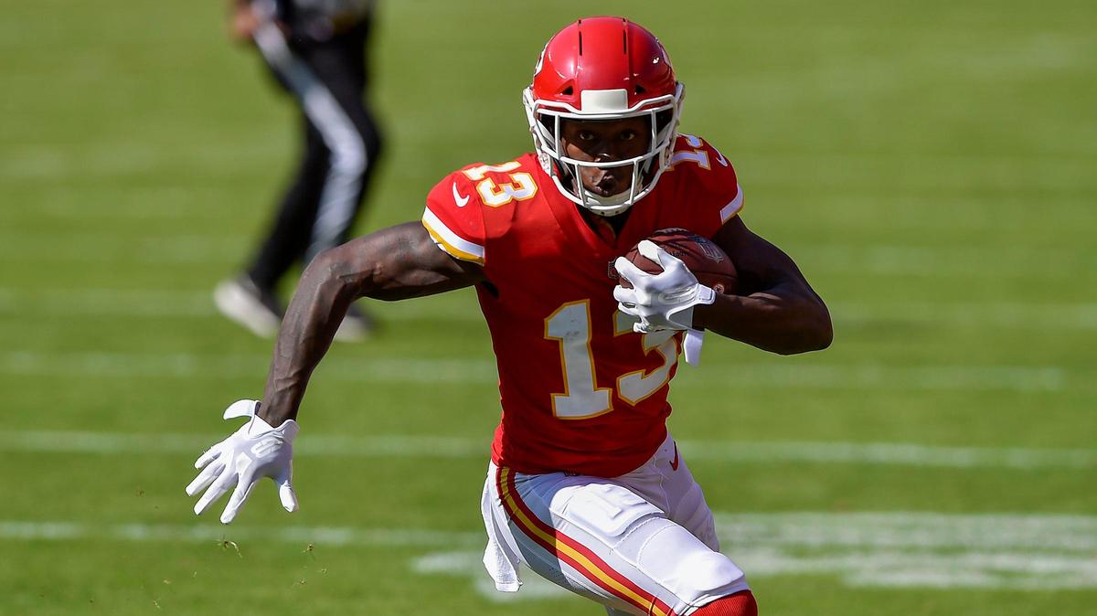 Kansas City Chiefs wide receiver Byron Pringle makes a catch for a first down in the second quarter of the Chiefs’ game against the Las Vegas Raiders at Arrowhead Stadium on Sunday, Oct. 11, 2020. The Raiders defeated the Chiefs 40-32.