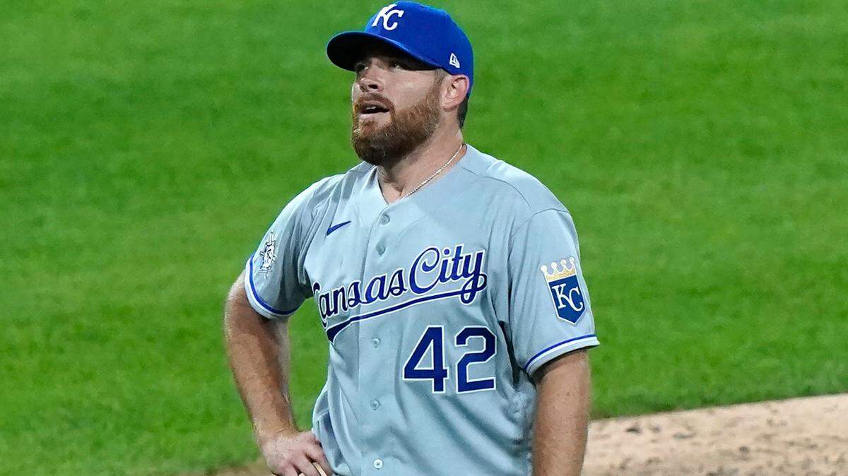 Kansas City Royals relief pitcher Ian Kennedy reacts after Chicago White Sox’s Yasmani Grandal hit a winning solo home run during the ninth inning in Chicago, Friday, Aug. 28, 2020.