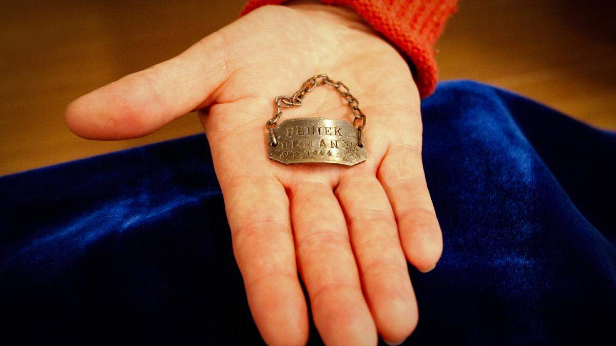 A bracelet secretly fashioned in a Nazi concentration camp during the Holocaust was returned to a Missouri man’s family decades after the war.