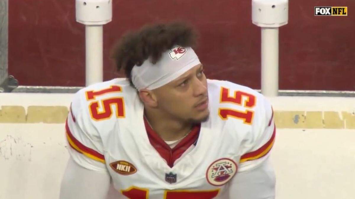 Patrick Mahomes was visibly upset on bench after throwing an interception off Kadarius Toney’s hands.