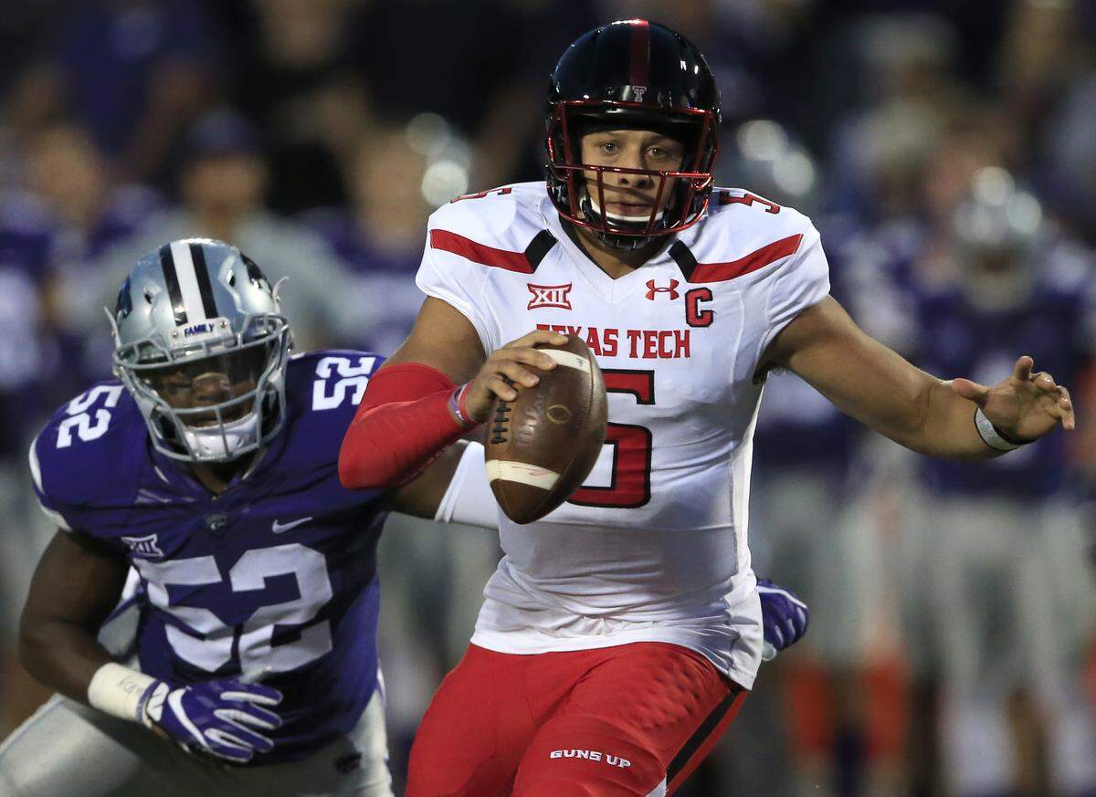 Patrick Mahomes scrambles for a touchdown against Kansas State during a game while he was at Texas Tech.