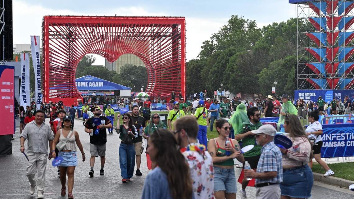 The Chainsmokers’ free concert in KC is delayed. What happens to premium passes?