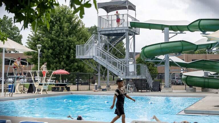 Overland Park voted to close popular pool. Neighbors still aim to change its fate