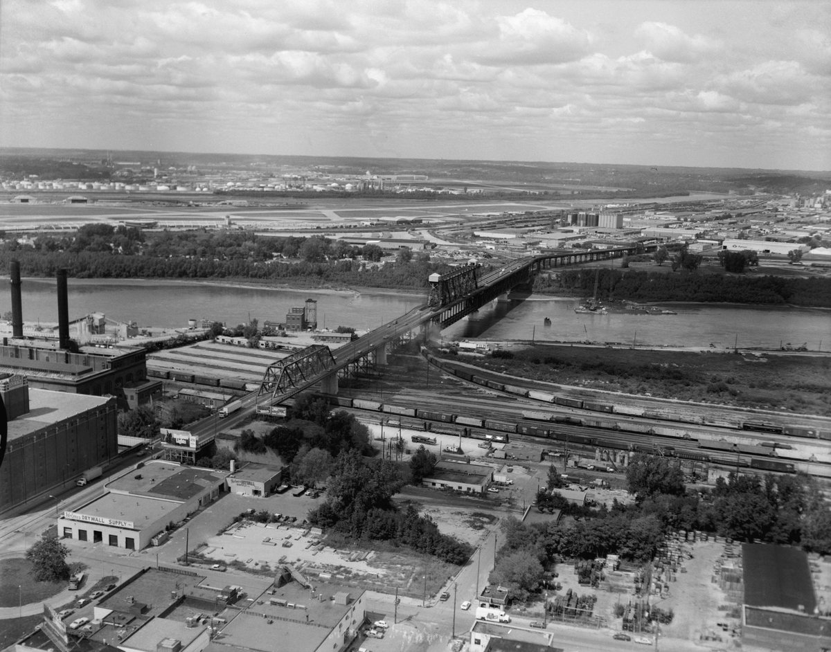 This 1981 photo shows the upper deck roadway of the ASB Bridge in what is now the River Market and Berkley Riverfront Park.