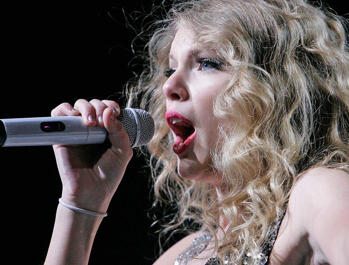 Taylor Swift performs during her Kansas City show on the Fearless Tour in 2010.