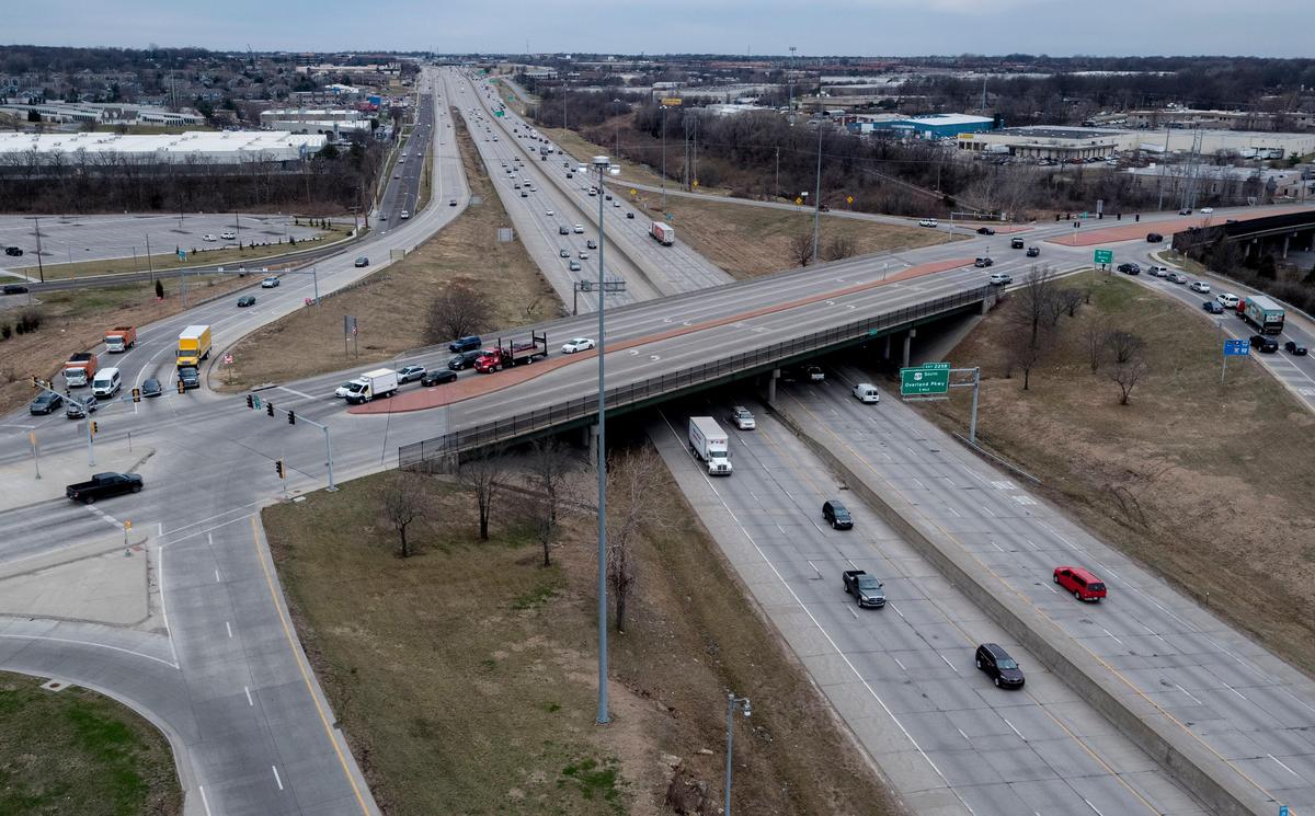 Aerial view showing the 75th Street bridge over I-35.
