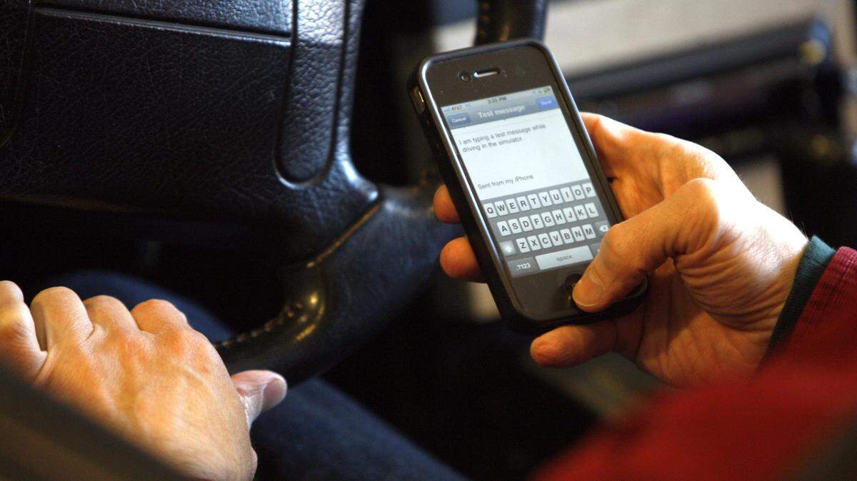 Can you use your phone while driving in Missouri or Kansas? New law takes effect Monday