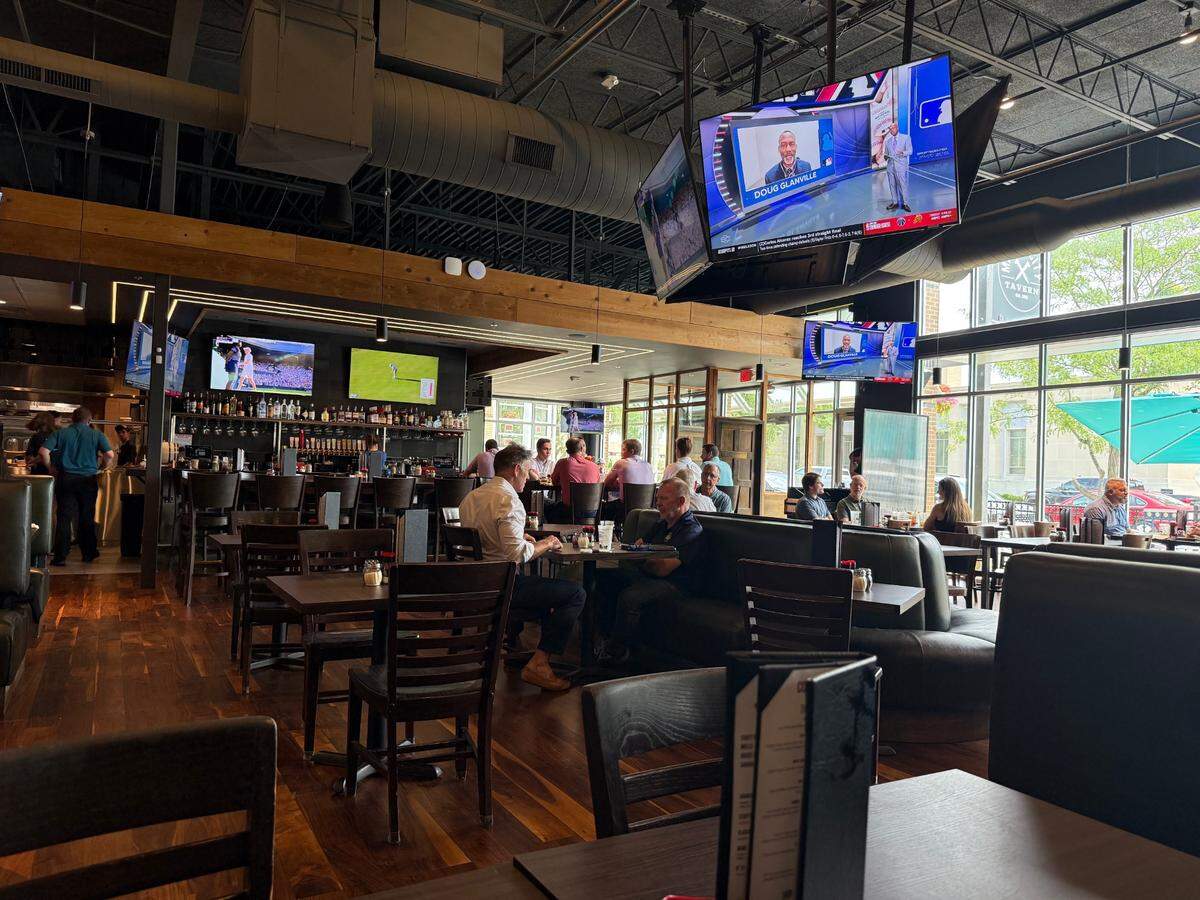 Martin City Tavern took over the old Spin! Pizza space. Spin closed at the beginning of the year.