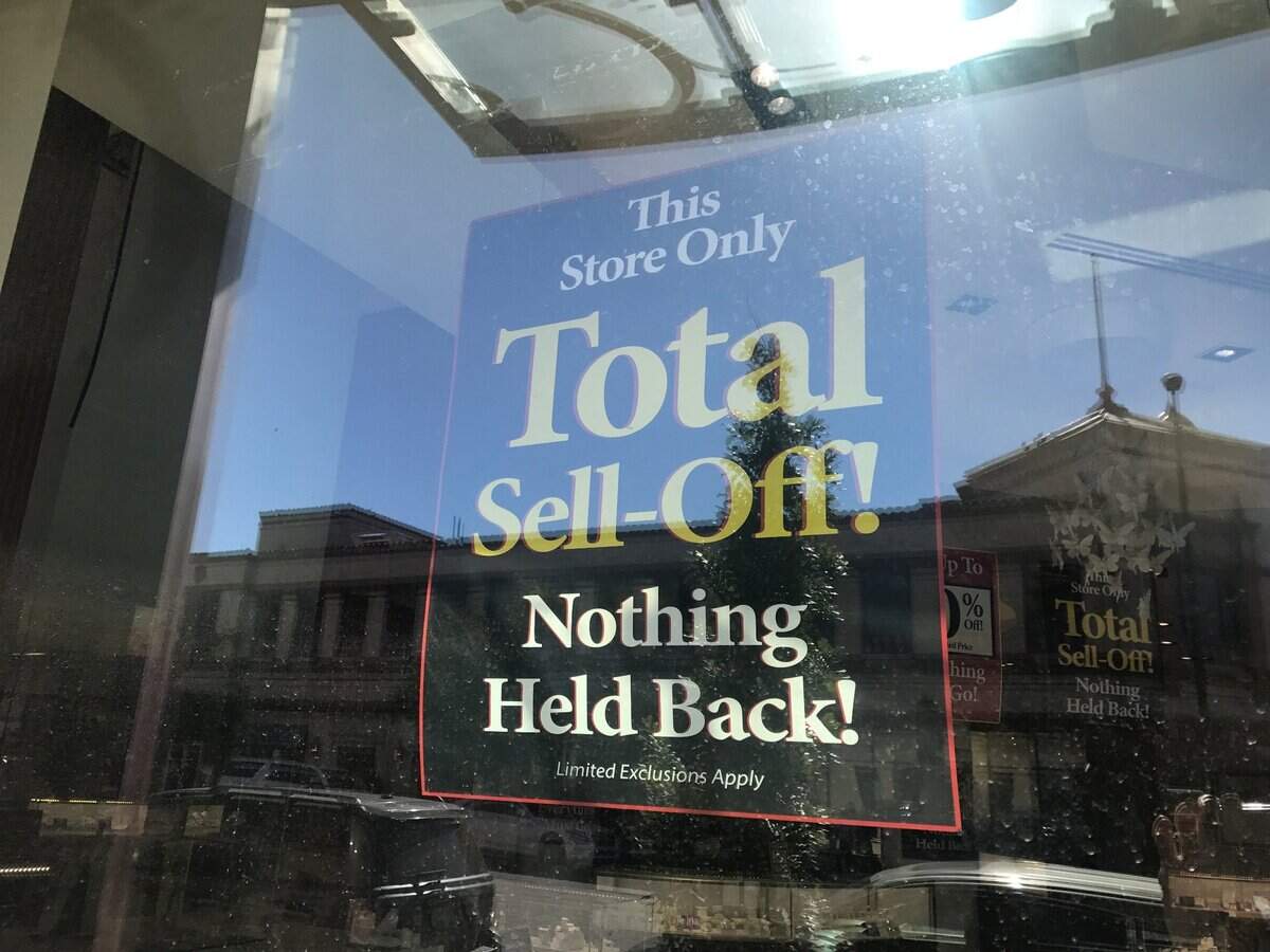 Helzberg Diamonds was a fixture on the Country Club Plaza since 1948. It announced its closing in fall 2020, and the spot at 400 Nichols Road remains empty.