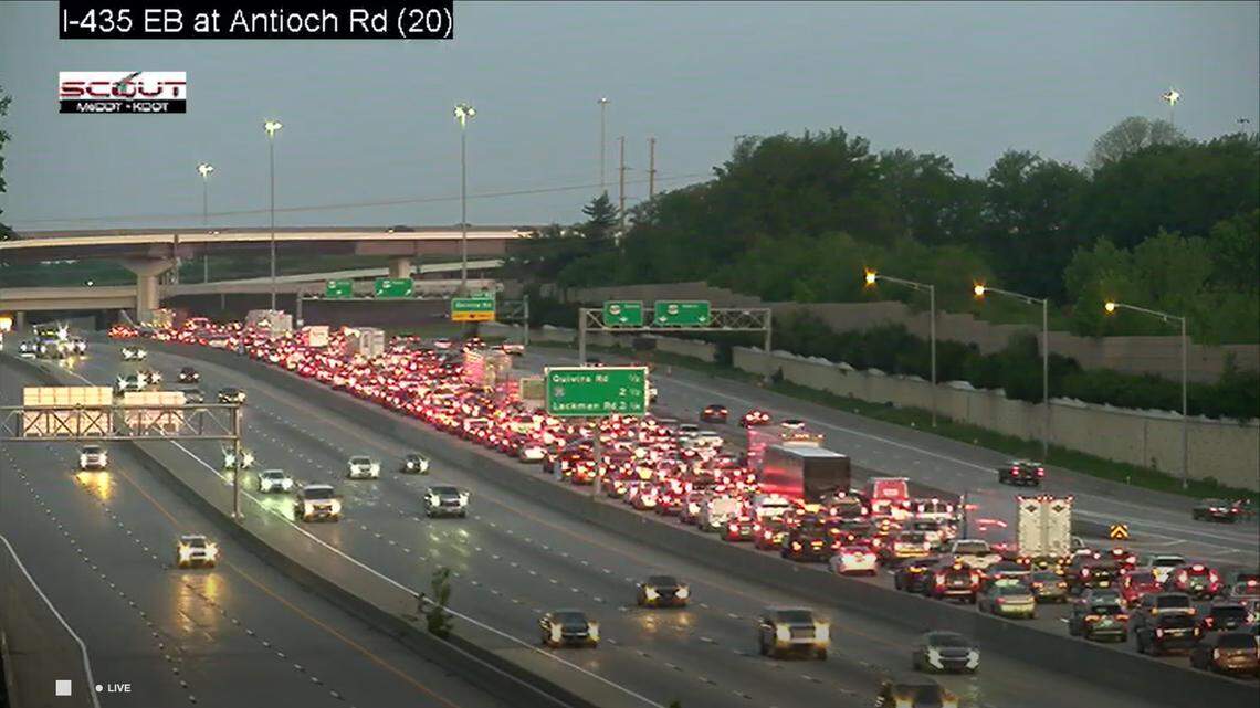 Crash on westbound I-435 in Johnson County snarls morning rush hour traffic