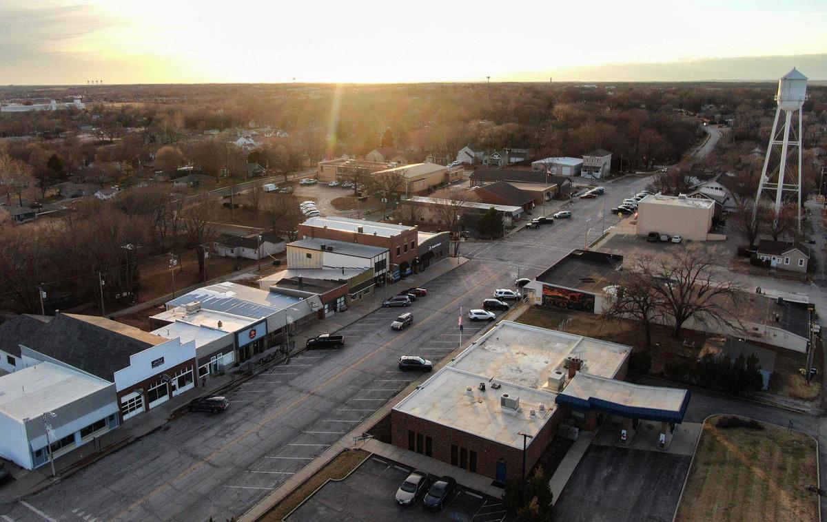 The original Kansas 10 Highway, now 83rd Street, runs through downtown De Soto, Kansas. The town, which is located in Johnson and Leavenworth counties, has a population of about 6,300 people and will soon become home to Panasonic Energy Co’s., new lithium-ion battery manufacturing facility. The facility will build batteries for electric vehicles and will be built on the site of the former Sunflower Army Ammunition Plant.
