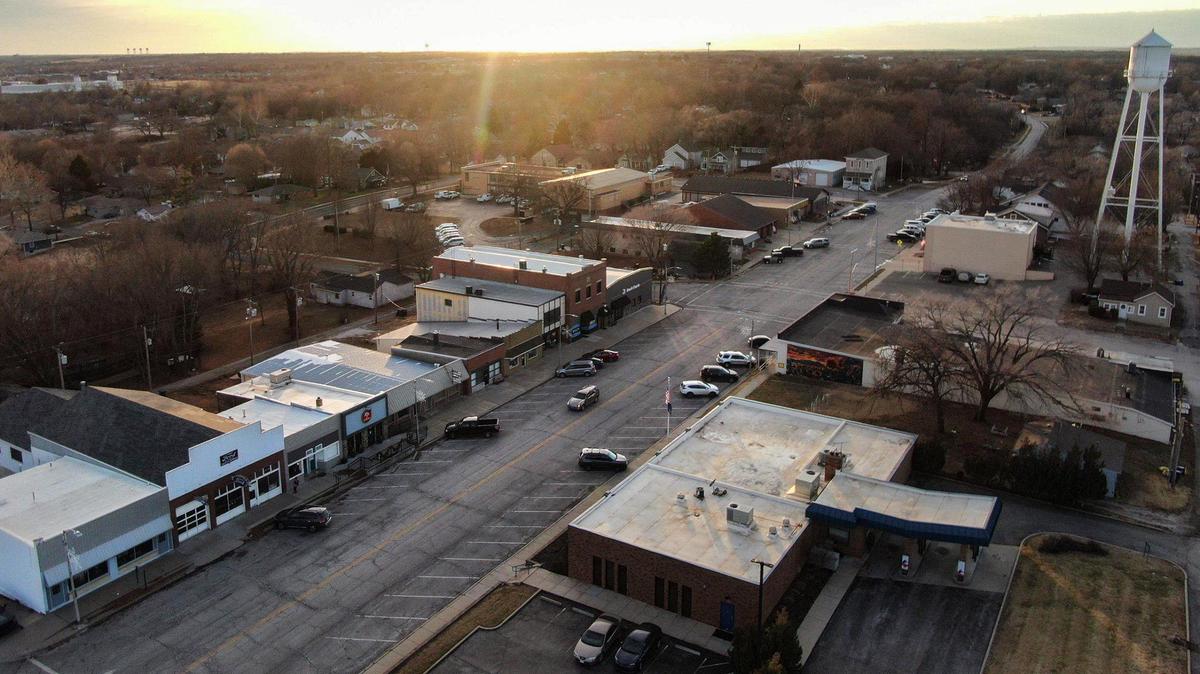 The original Kansas 10 Highway, now 83rd Street, runs through downtown De Soto, Kansas.