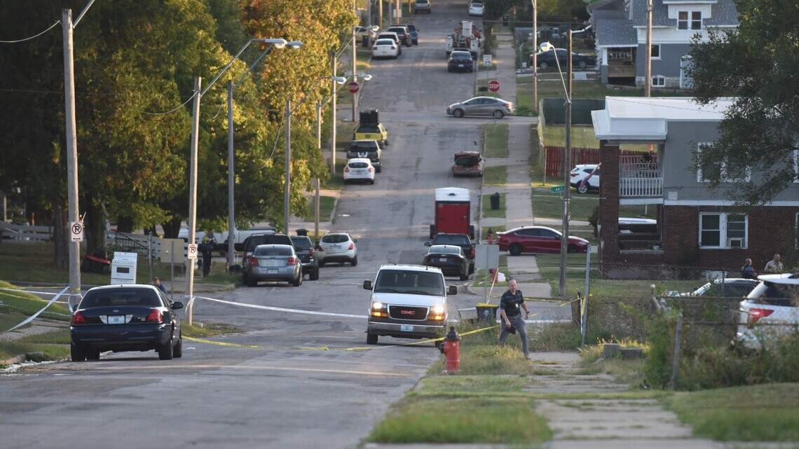 Man found fatally shot on Kansas City sidewalk, police say | Kansas ...