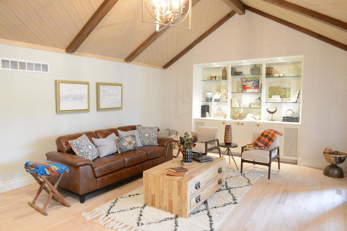 The family room of a house renovated by Tamara Day for DIY Network's "Bargain Mansions."