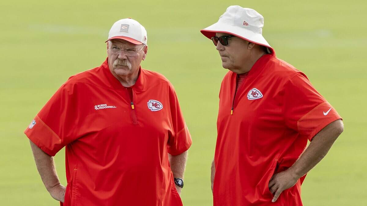 Observations from Day 15 of Chiefs camp: Curveball at the right tackle position - Kansas City Star