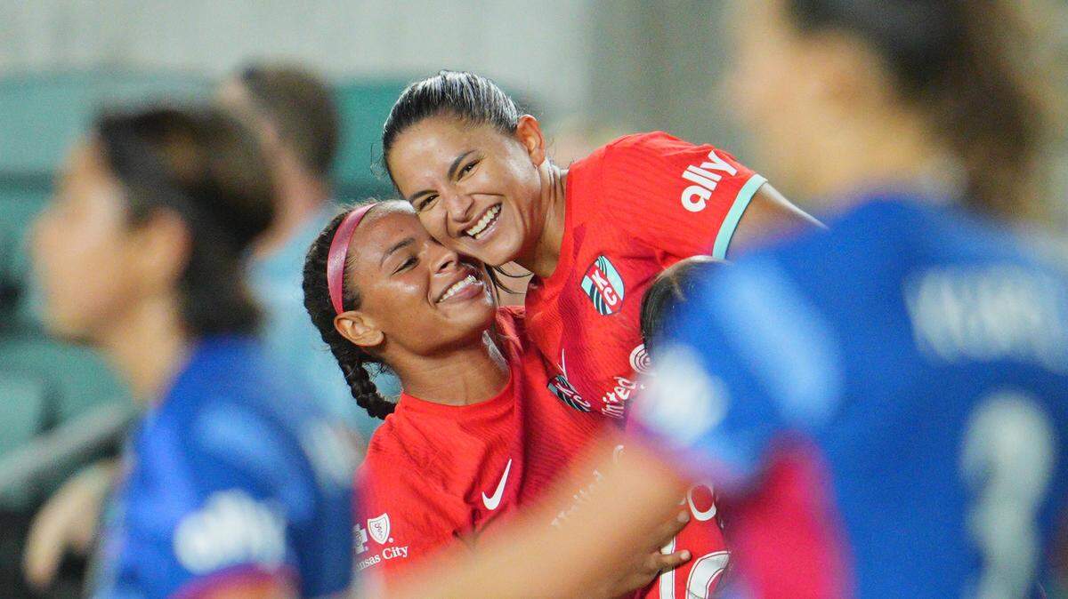 Kansas City Current midfielder Debinha (99) celebrates a goal in the second half against the North Carolina Courage at CPKC Stadium on Aug. 6, 2024.