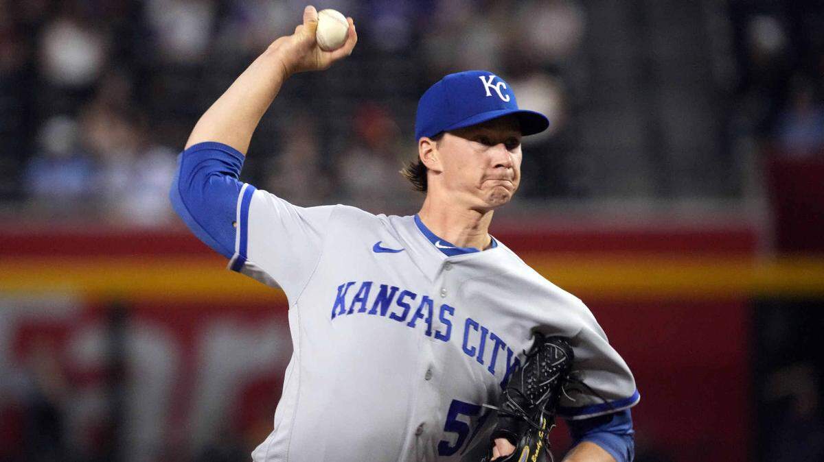 Kansas City Royals right-hander Brady Singer (51) pitches against the Arizona Diamondbacks during the third inning at Chase Field in Phoenix on April 25, 2023.