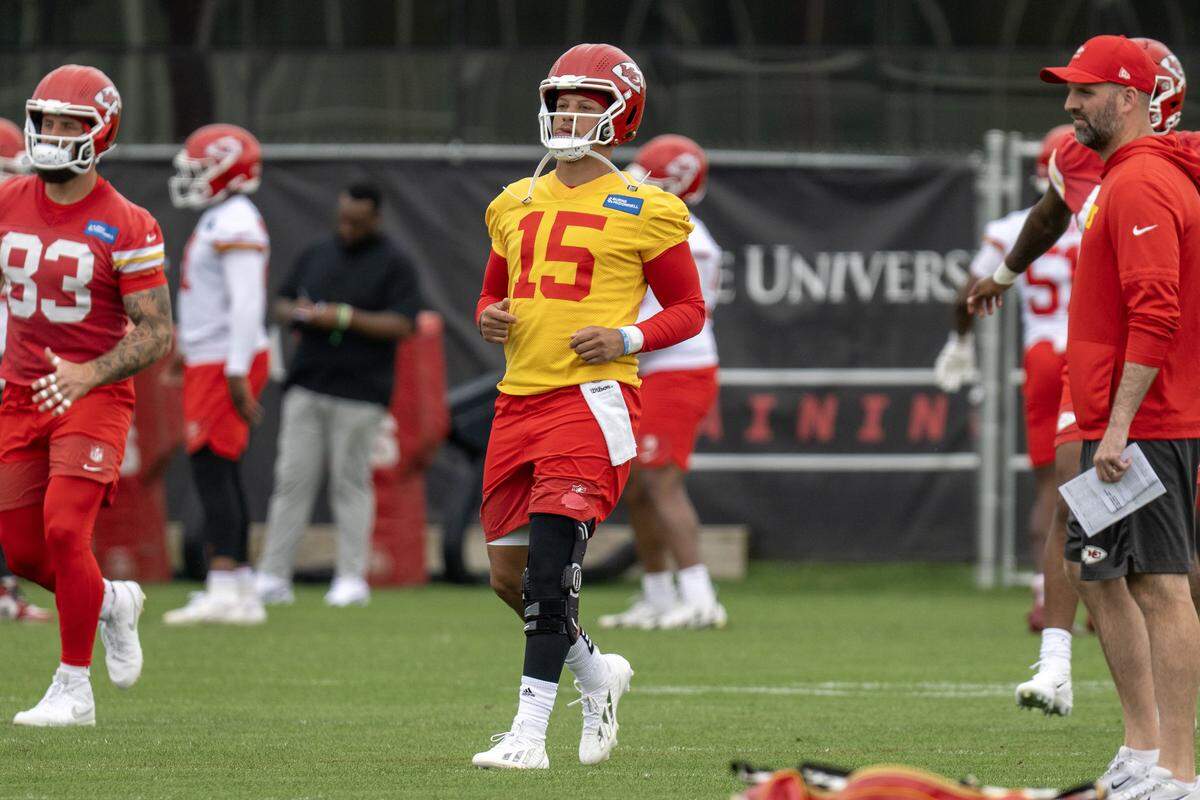 Kansas City Chiefs quarterback Patrick Mahomes (15) warms up during practice at the Chiefs' training facility on Thursday, May 28, 2026, in Kansas City.