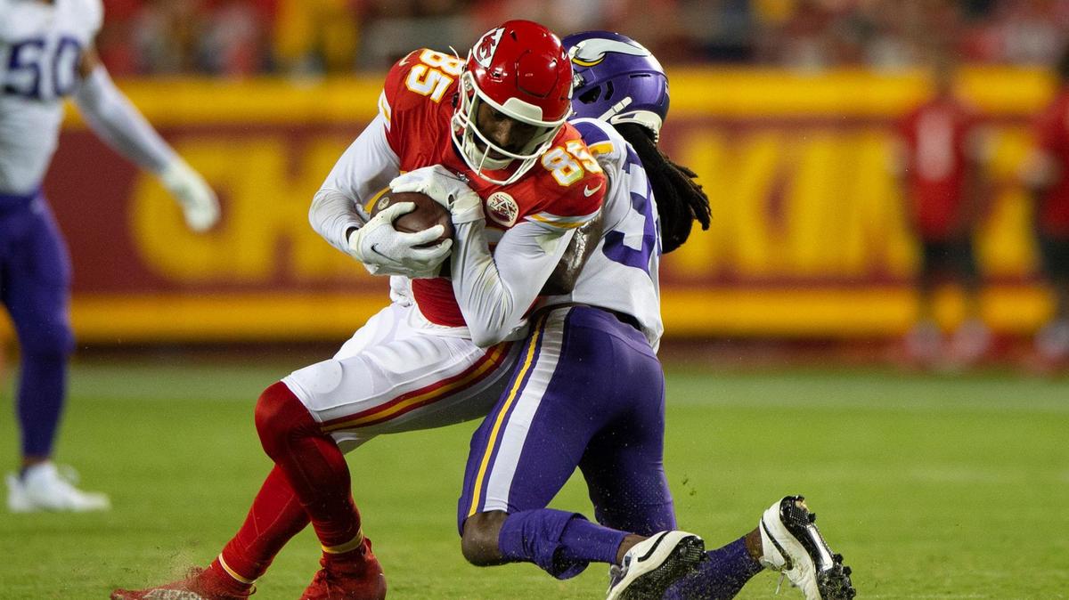 Chiefs Kansas City Chiefs wide receiver Marcus Kemp (85) snagged a pass during the second quarter against the Minnesota Vikings on Friday, Aug. 27, at Arrowhead Stadium in Kansas City.