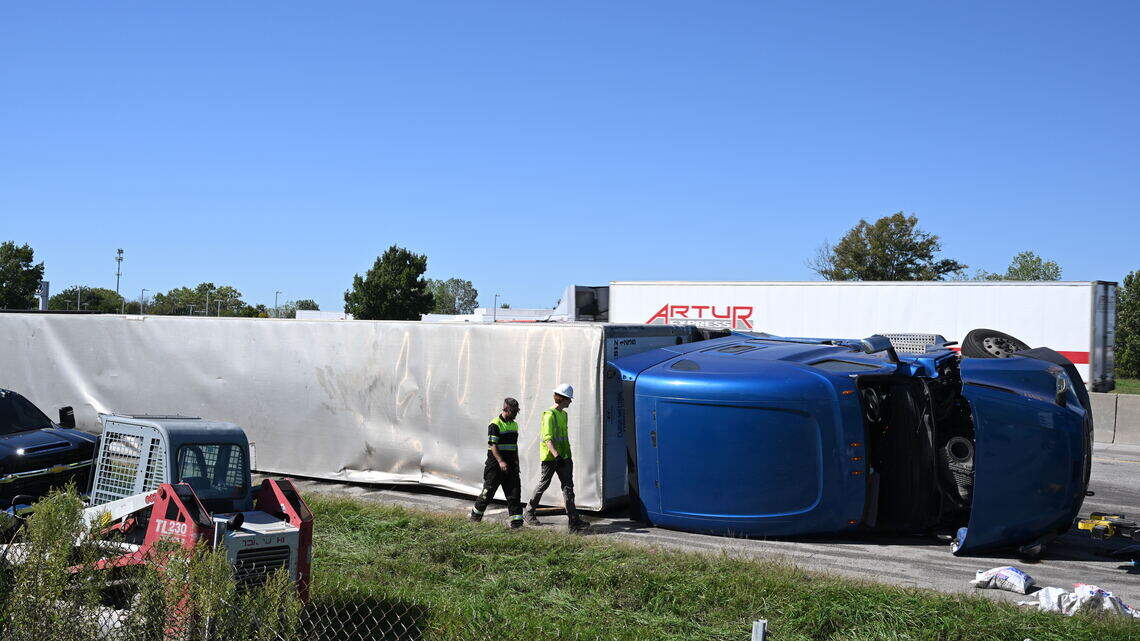 Driver killed when semitrailer overturns on northbound I-35 in Olathe