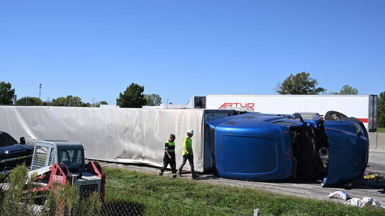 Driver killed when semitrailer overturns on northbound I-35 in Olathe