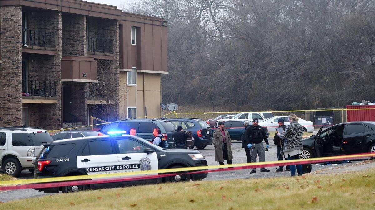 1 shot and killed at KCK apartment complex, police say | Kansas City Star