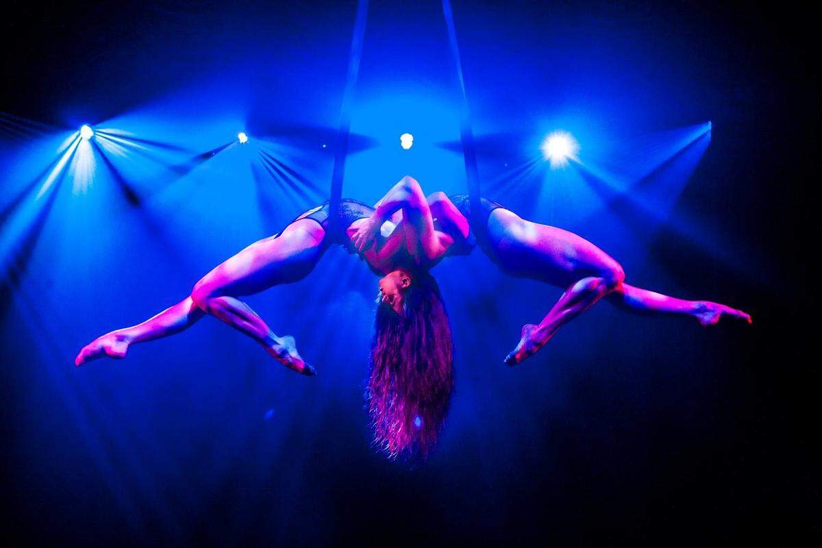 Quixotic’s “Sensatia Cirque Caberet” will be part of the New Year’s Eve party at the Grand Theater at Crown Center.