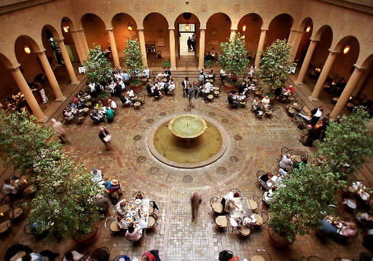 Rozzelle Court Restaurant in the Nelson-Atkins Museum of Art was among the restaurants honored by the Kansas City Health Department with the 2018 Food Safety Excellence Award.