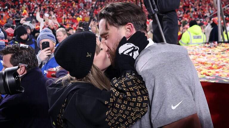 Fans ogle Travis Kelce’s wedding ring. Fashion experts call design ‘timeless’