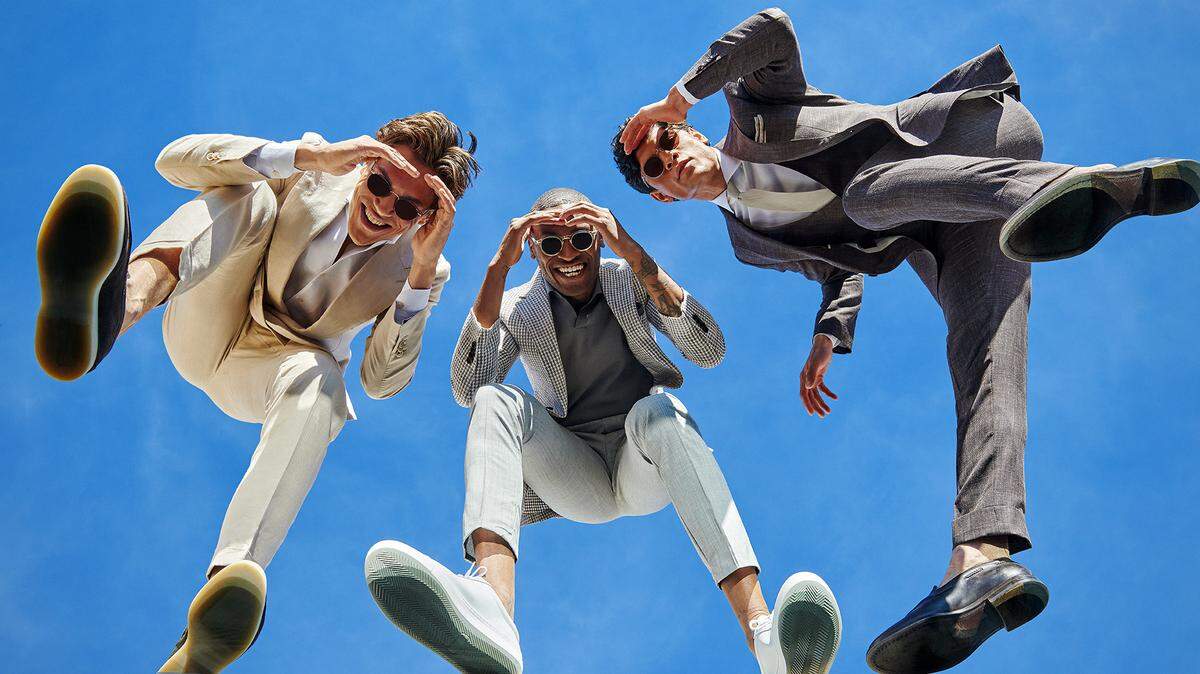 Suitsupply offers men’s suits, as well as shirts, ties, sunglasses and more.