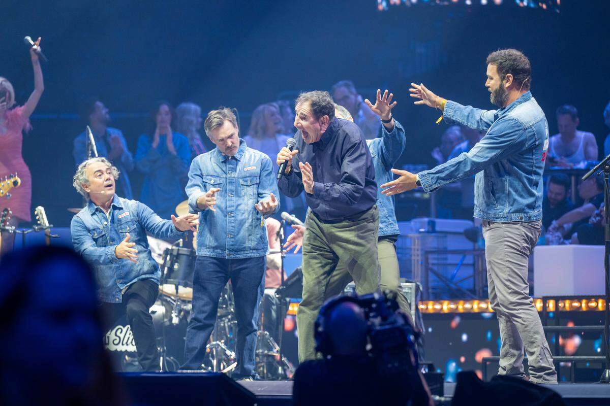 Comedian Richard Kind sings as part of the group “The Big Slick Boys” at the Big Slick fundraiser on Saturday, May 30, at T-Mobile Center. The annual fundraiser put on by famous Kansas City celebrities raises money for Children’s Mercy Hospital.