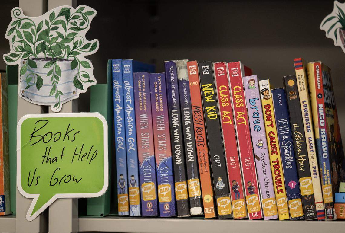 Kansas City rallies to fund books for school without library | Kansas ...