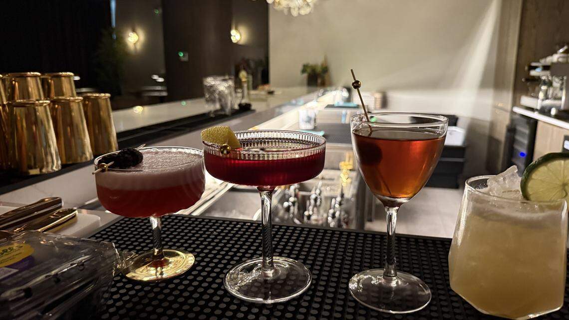 Johnson County bar opens. It aims to be perfect spot for girls’ night out