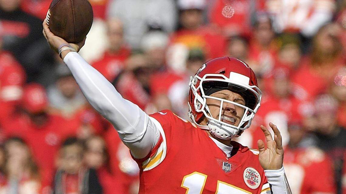 Surpassing Dawson? Hill behind the camera? All in a day’s work for Mahomes in Week 10