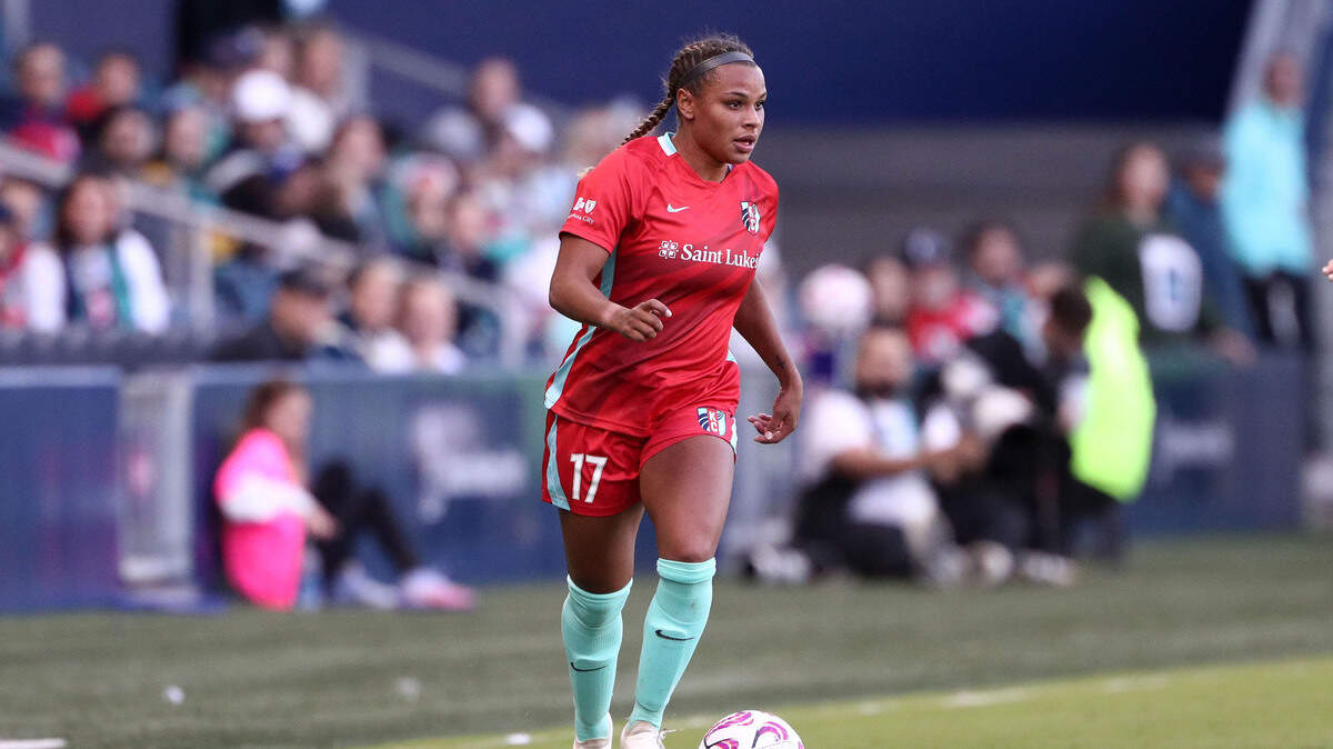 Kansas City Current forward Michelle Cooper (17) dribbles against New Jersey/New York Gotham FC during the second half at Children’s Mercy Park in Kansas City, Kan., on April 30, 2023.