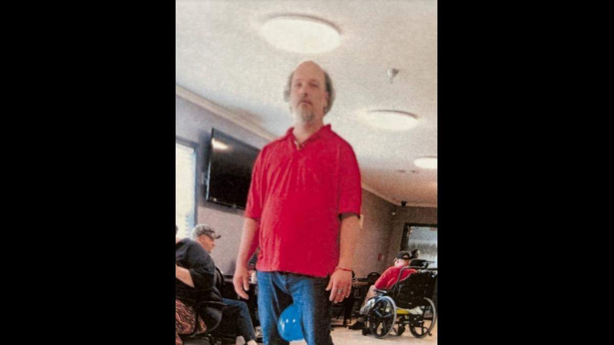 Police are asking for assistance in finding 41-year-old Christopher R. Persinger, who was last seen Saturday in Kansas City, a police spokeswoman said.